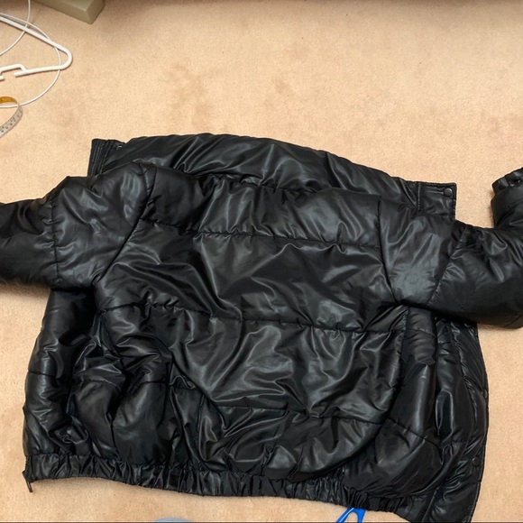 BLACK PUFFER COAT SHORT - Picture 7 of 14